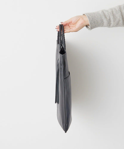 タッセルトートバッグ《本革/A4サイズ対応》