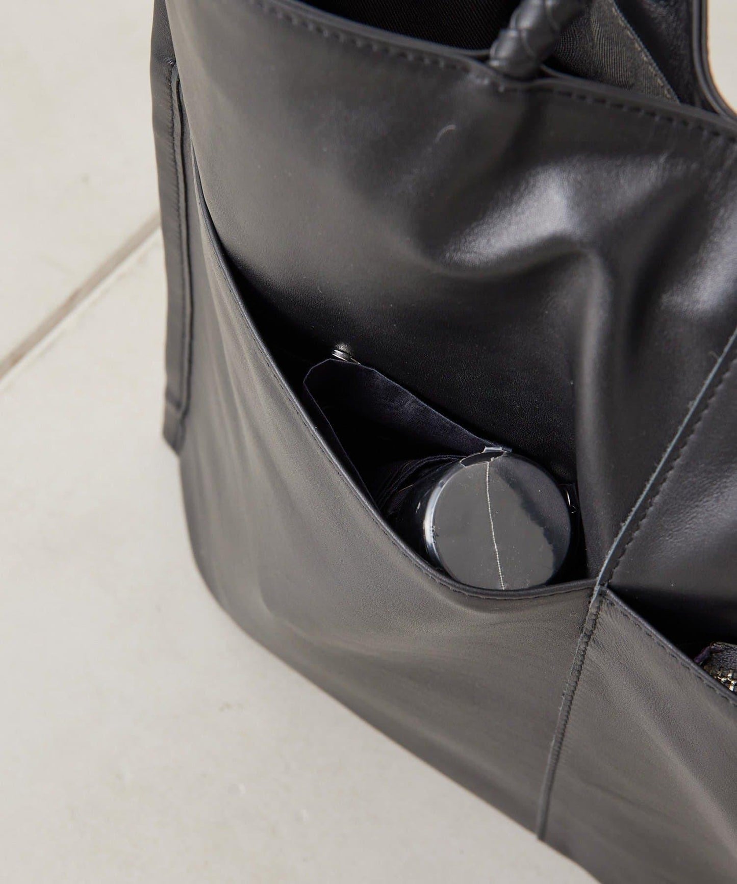 タッセルトートバッグ《本革/A4サイズ対応》