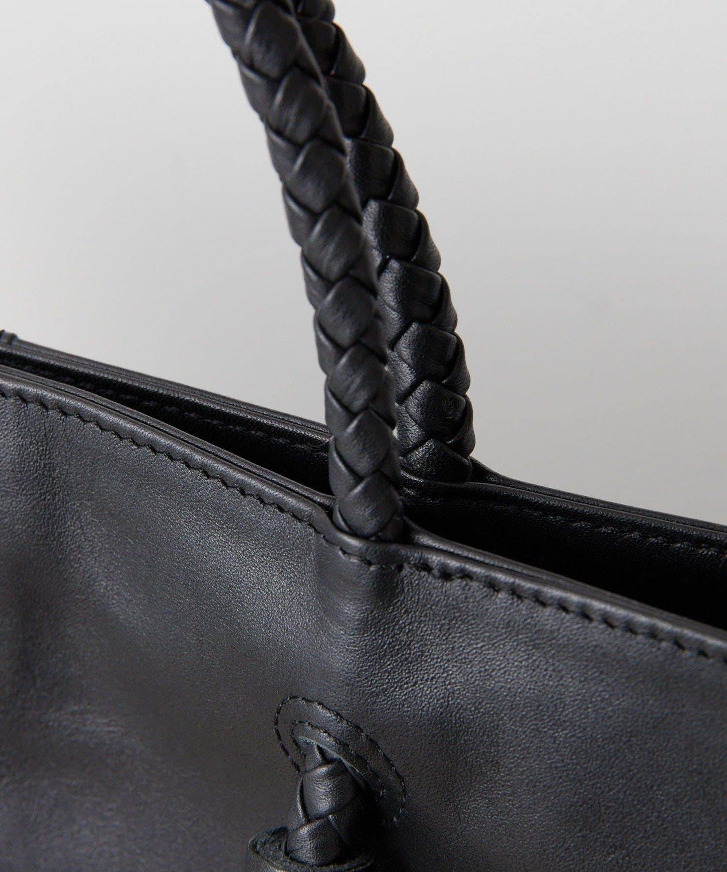 タッセルトートバッグ《本革/A4サイズ対応》