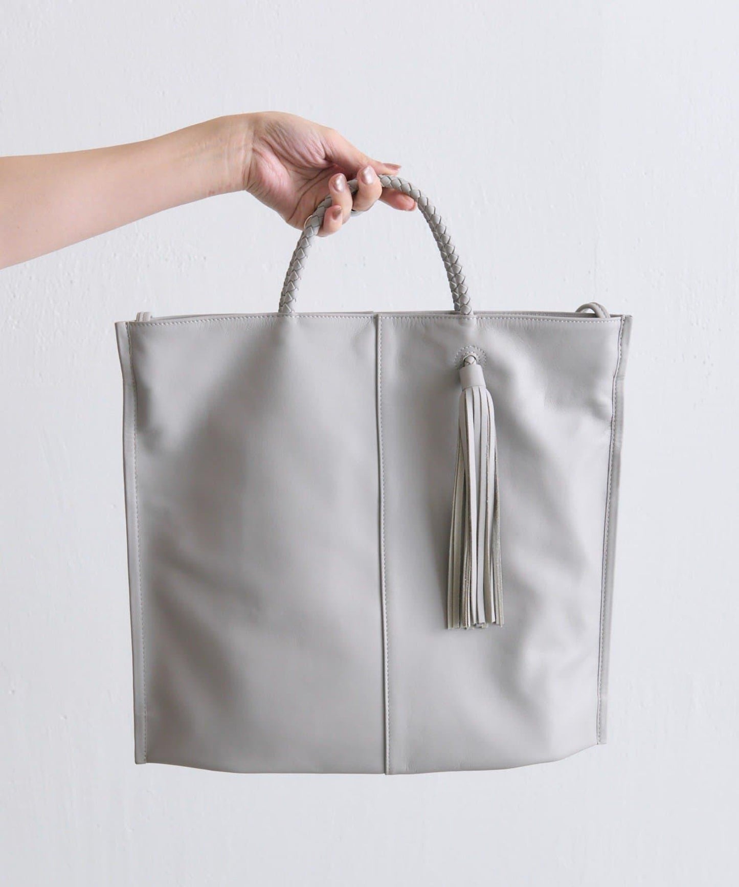 タッセルトートバッグ《本革/A4サイズ対応》