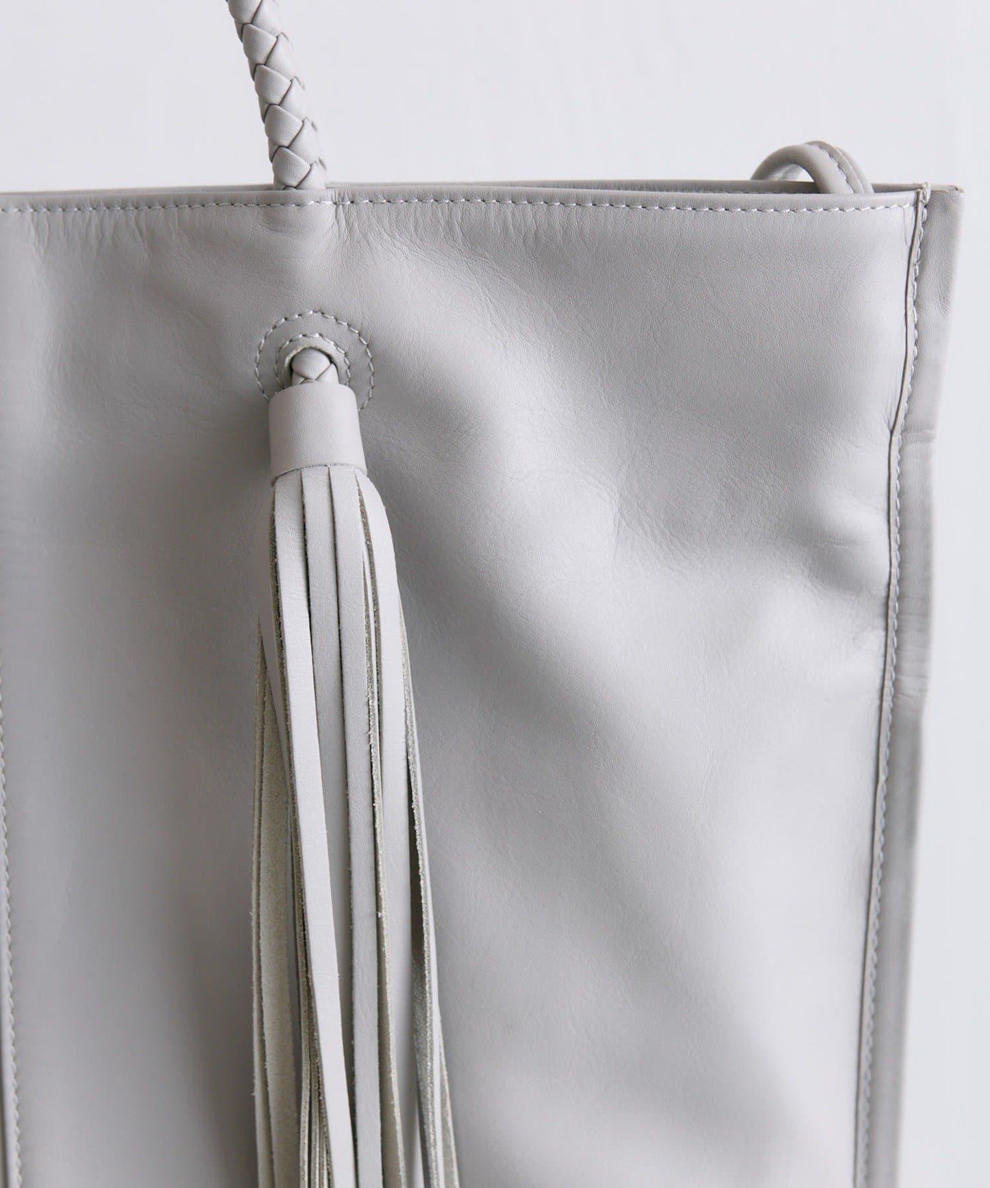 タッセルトートバッグ《本革/A4サイズ対応》