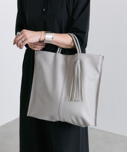 タッセルトートバッグ《本革/A4サイズ対応》