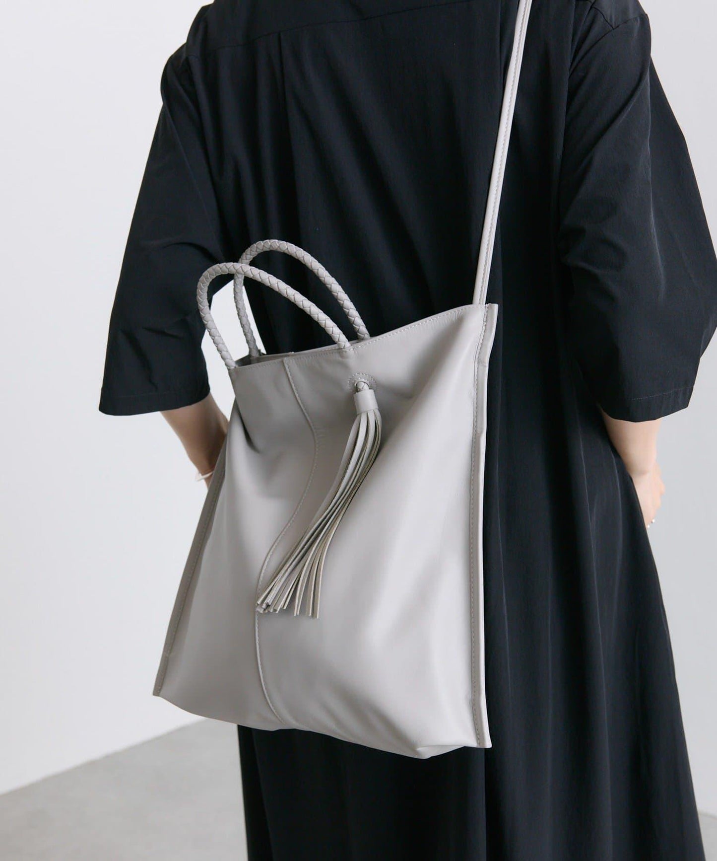 タッセルトートバッグ《本革/A4サイズ対応》