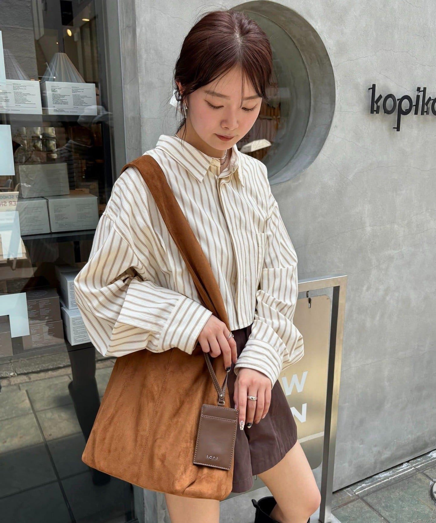 loti 帶化妝包的絨麵皮手提包