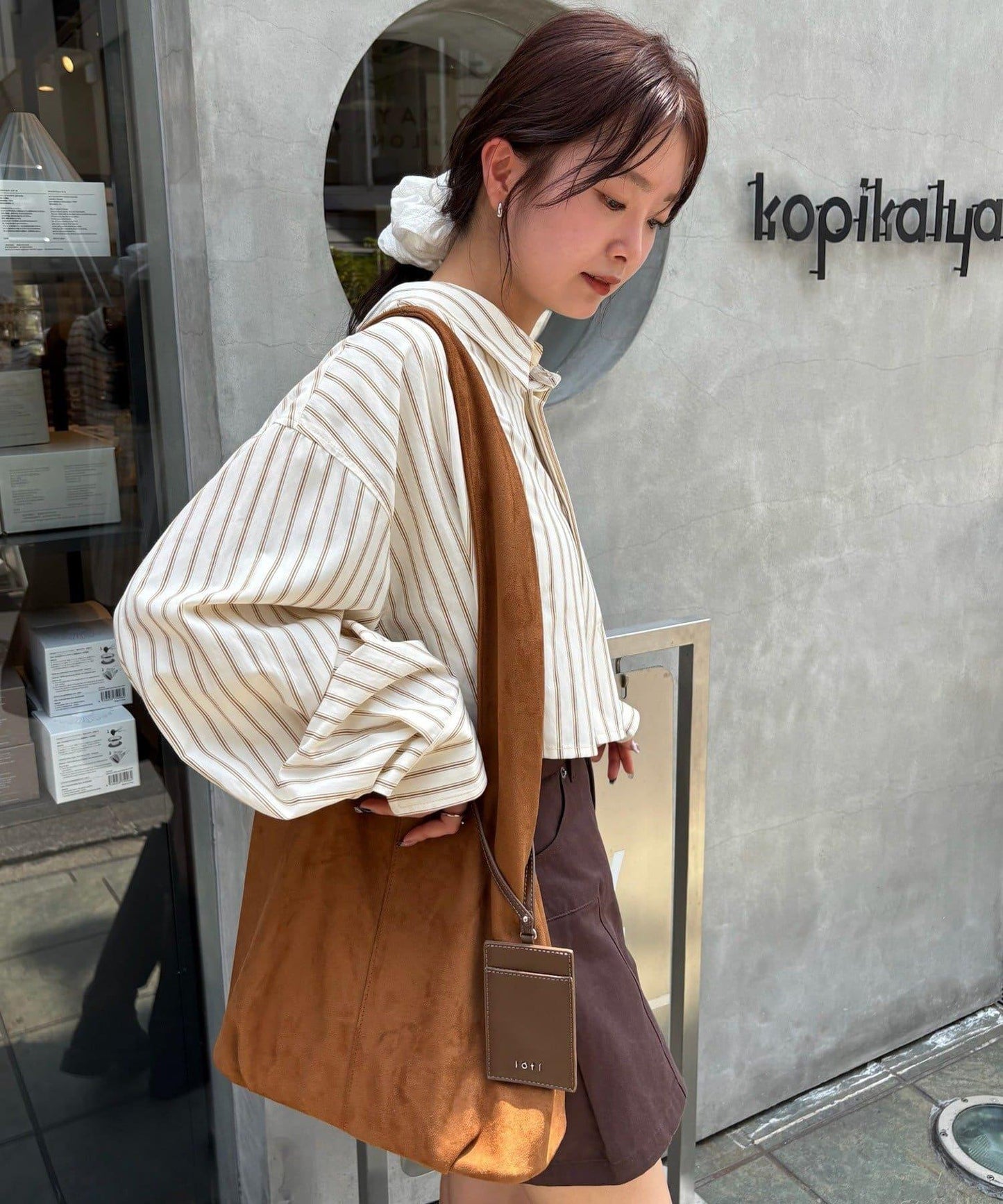 loti 帶化妝包的絨麵皮手提包