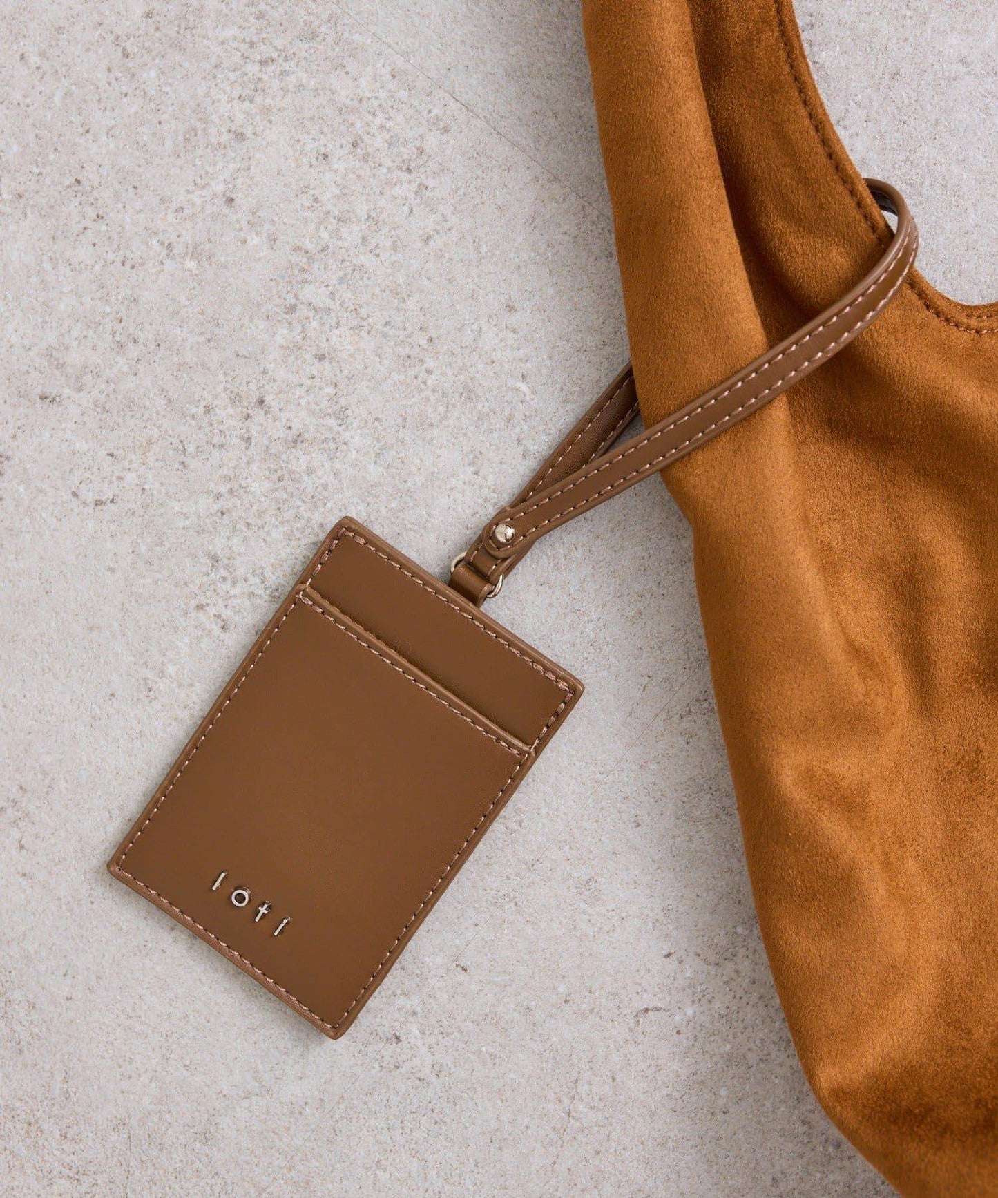 loti 帶化妝包的絨麵皮手提包