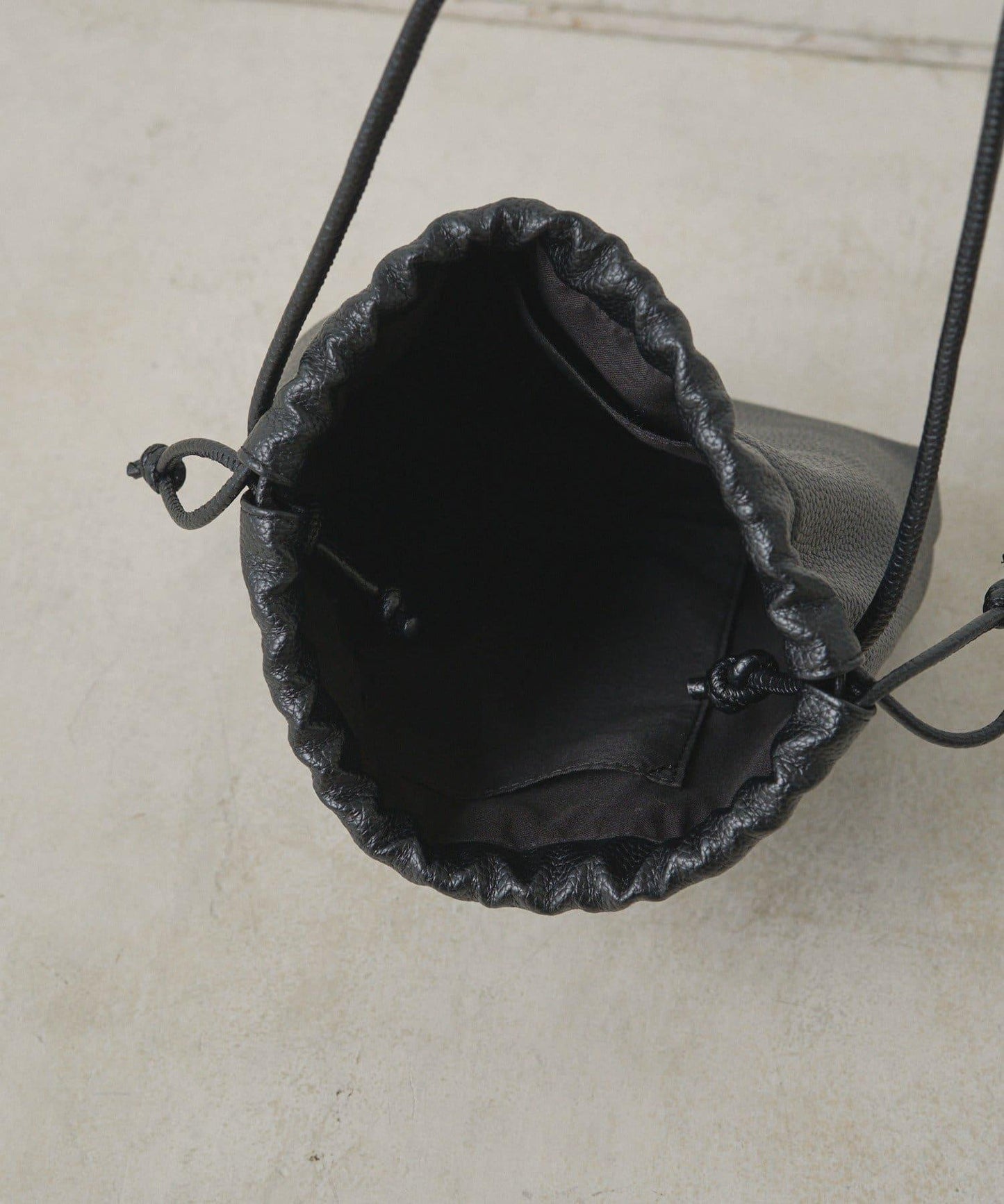 【復古/新色登場】仿皮綁帶袋