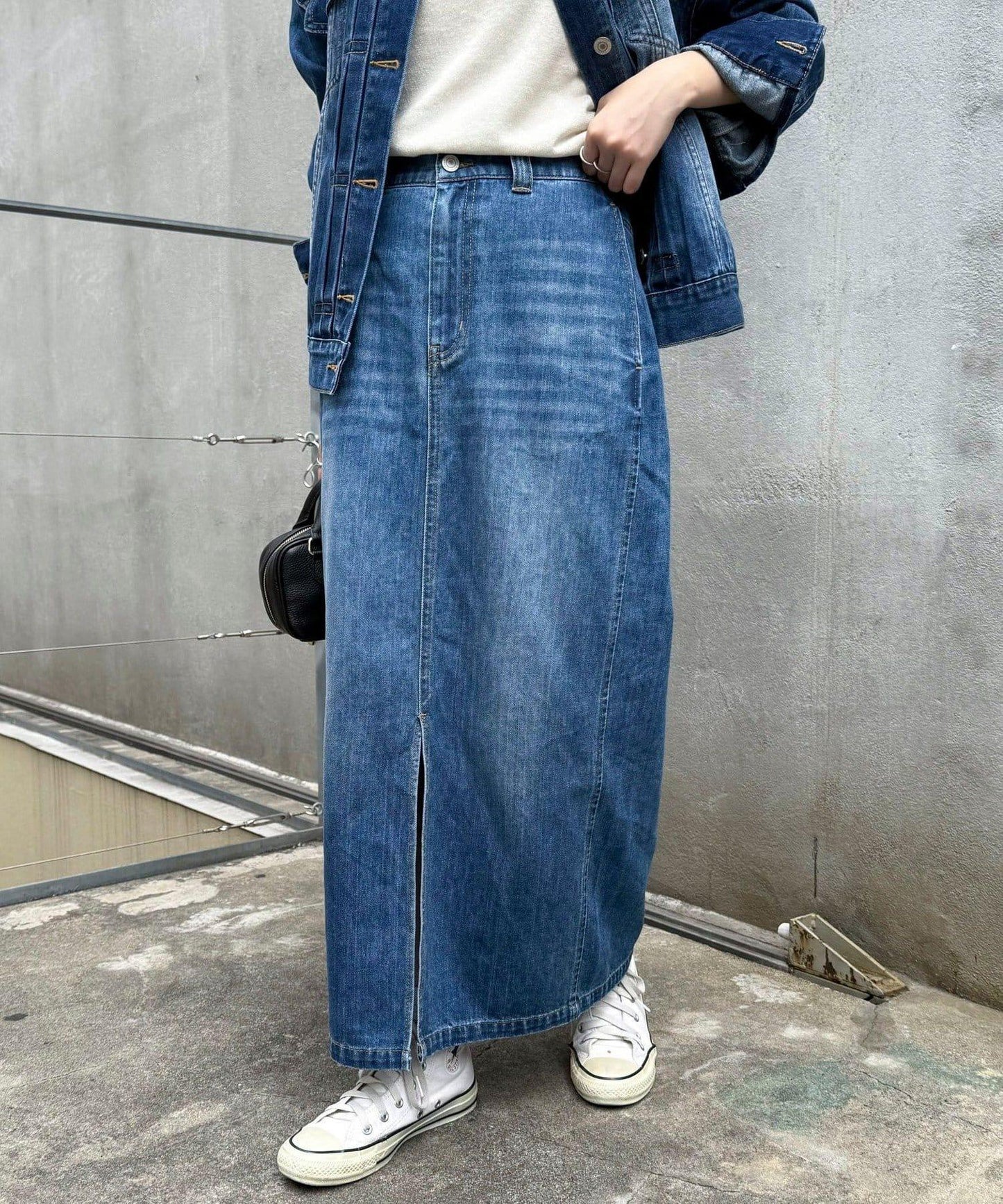 デニムタイトスカート