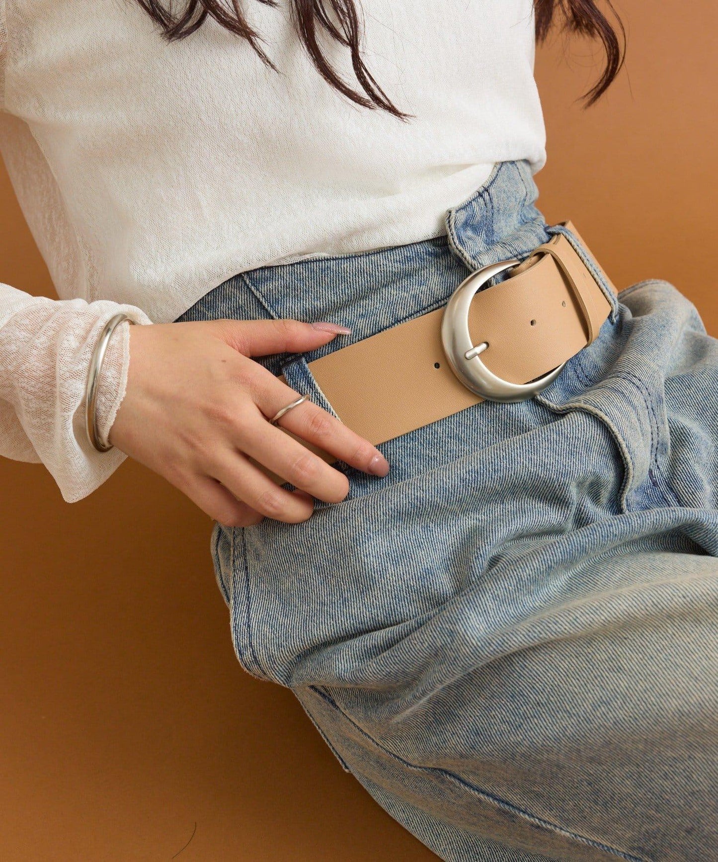 ラウンドバックルワイドベルト