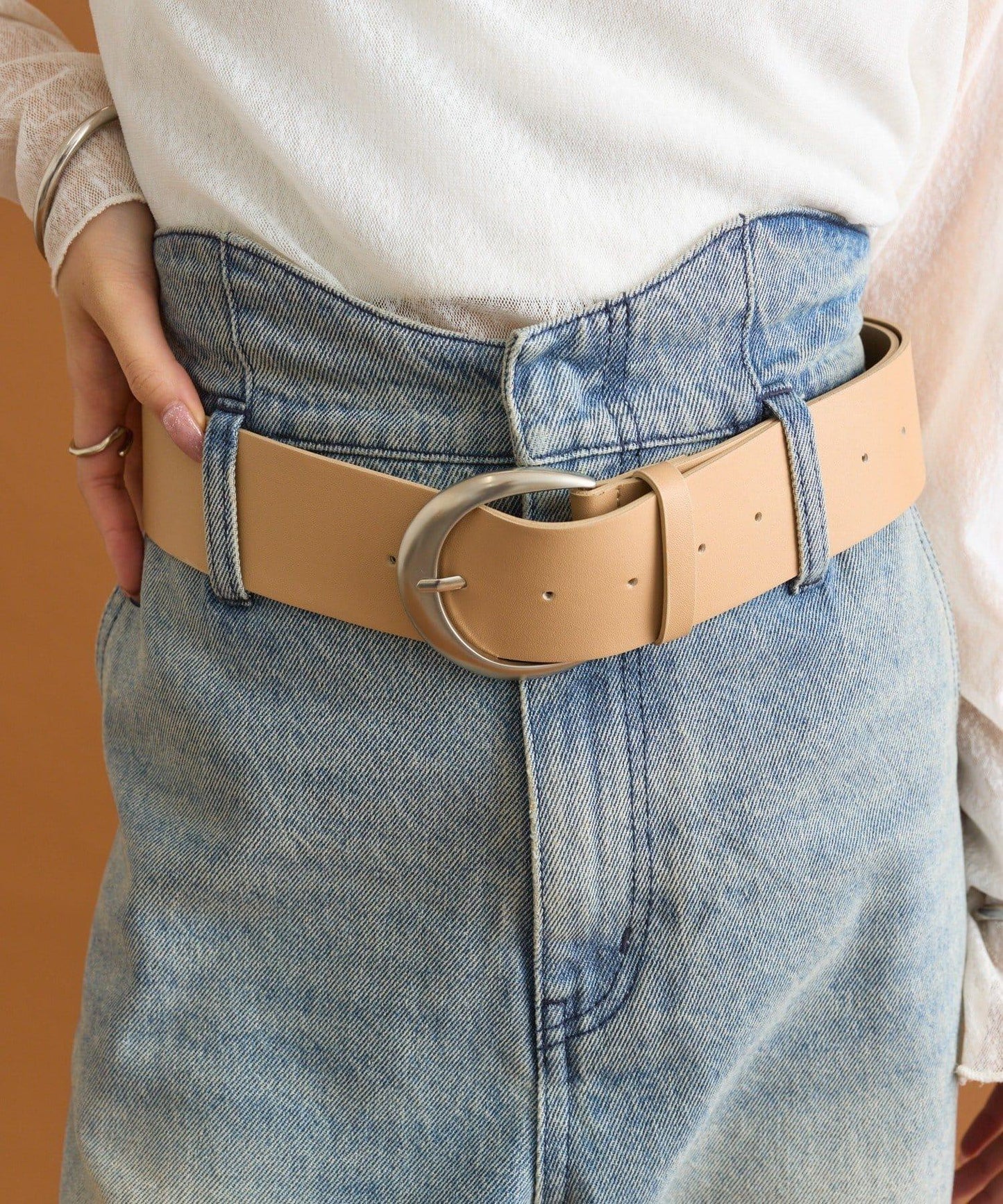 ラウンドバックルワイドベルト