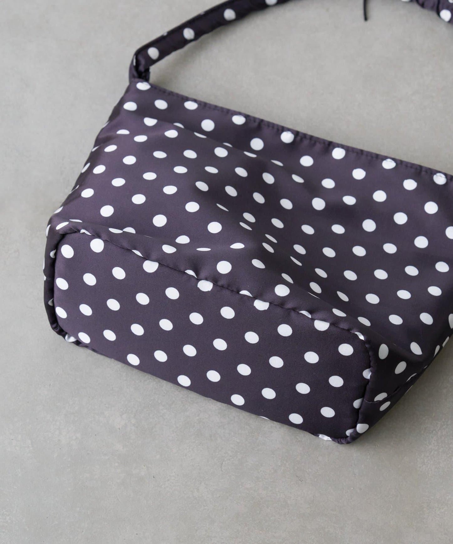 【CIAOPANIC TYPY】帶玫瑰吊墜緞面包