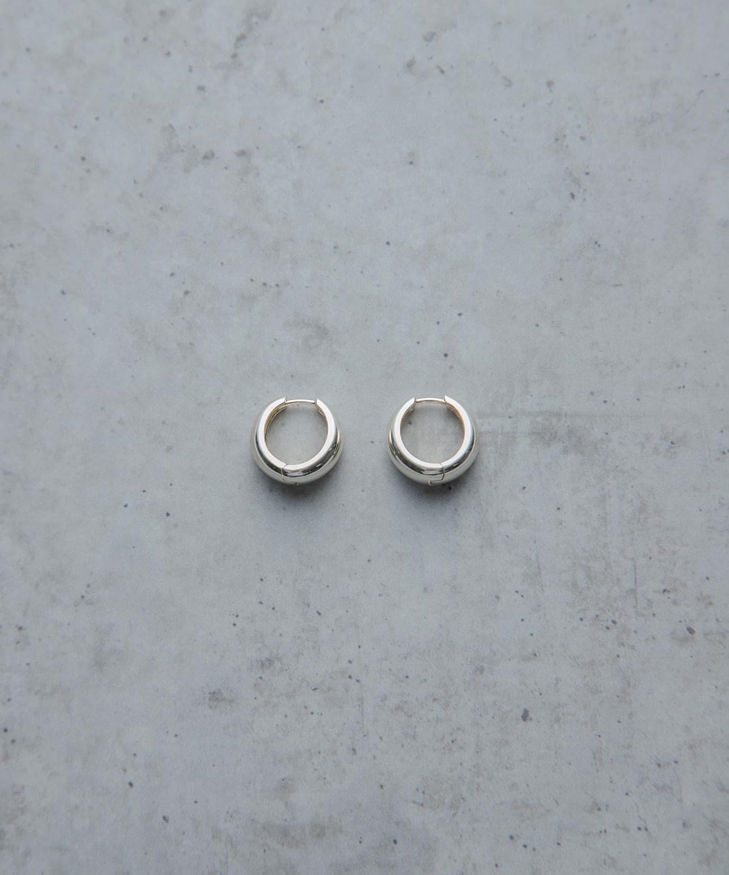 decor『デコール』豐盈水滴耳環 L 銀色