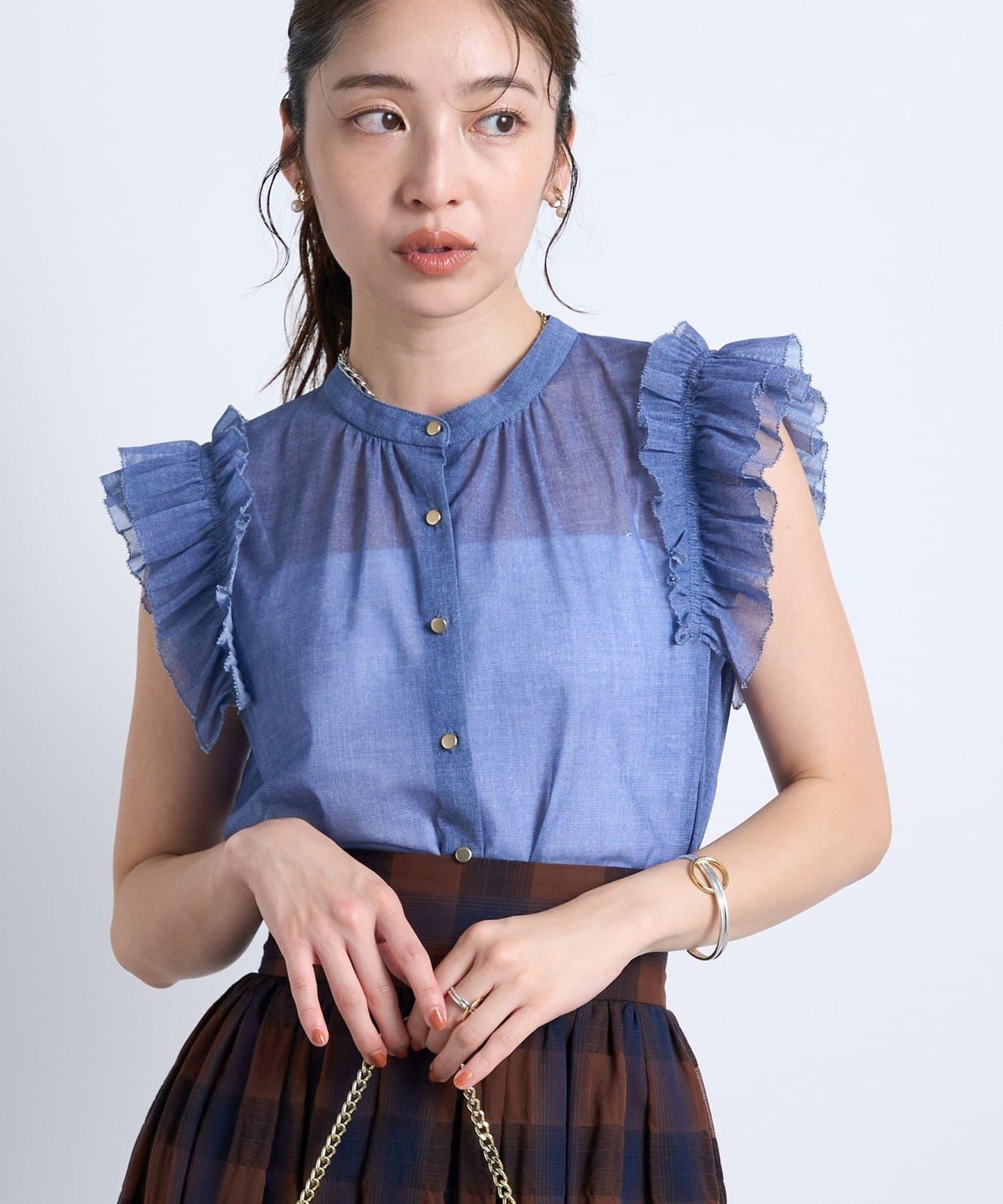 牛仔風網紗荷葉邊襯衫