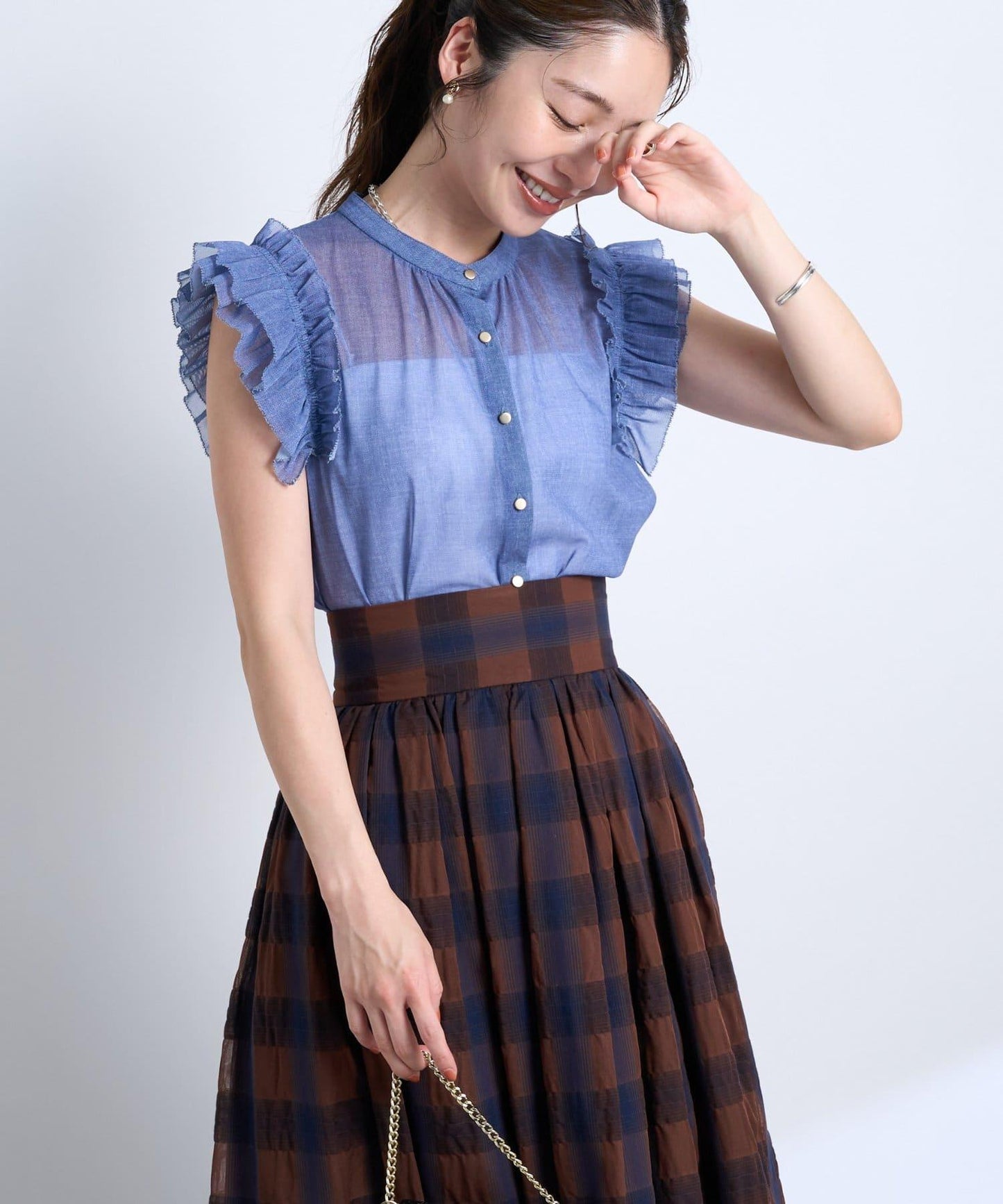 牛仔風網紗荷葉邊襯衫