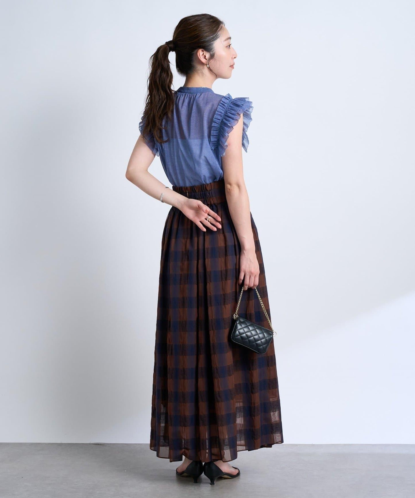 牛仔風網紗荷葉邊襯衫