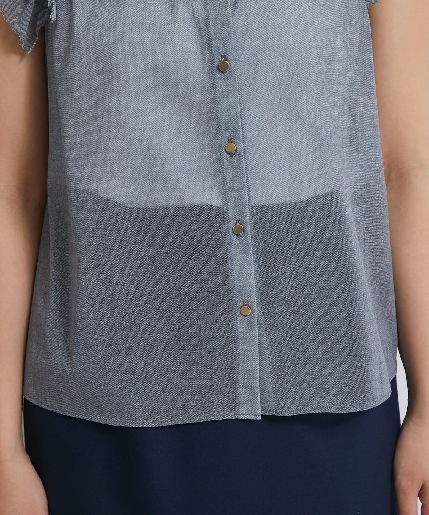 牛仔風網紗荷葉邊襯衫