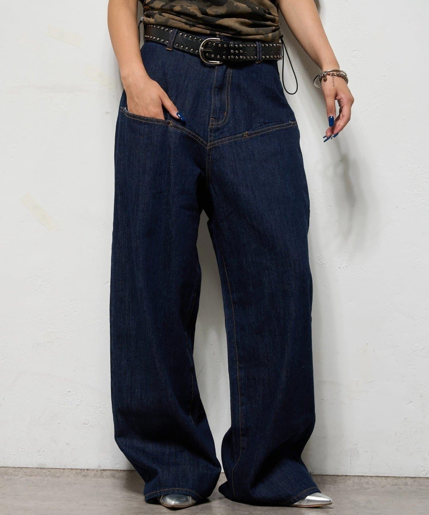 斜口袋修身牛仔褲