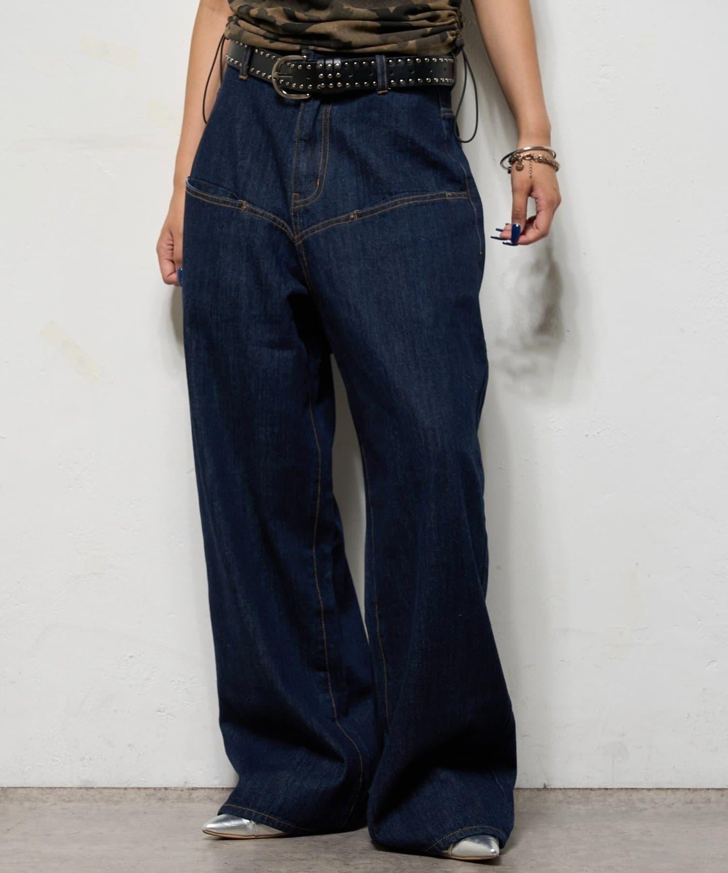 斜口袋修身牛仔褲