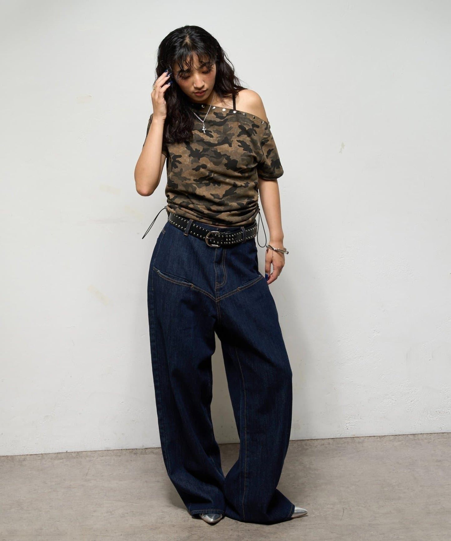 斜口袋修身牛仔褲