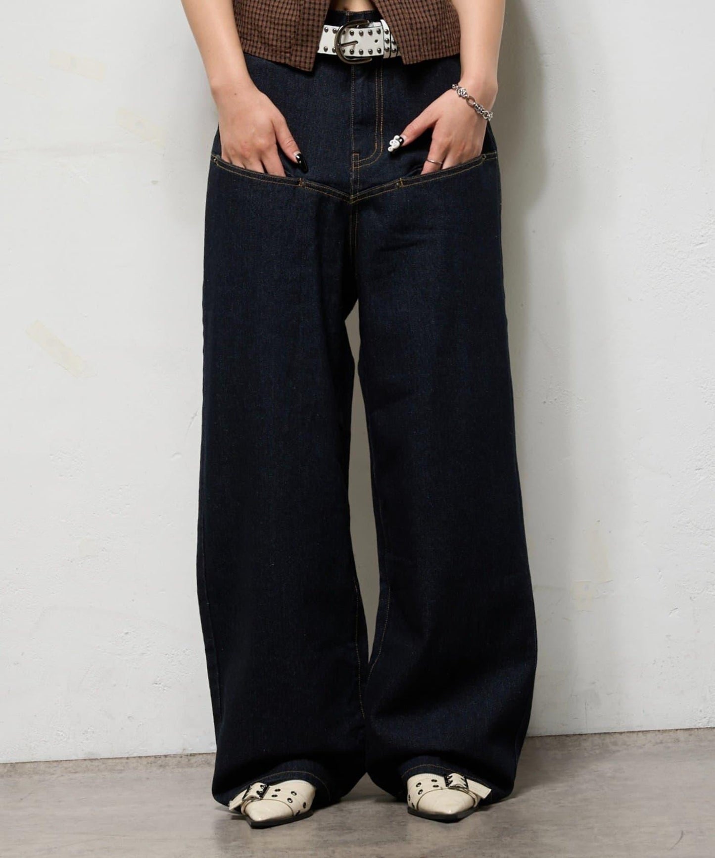 斜口袋修身牛仔褲