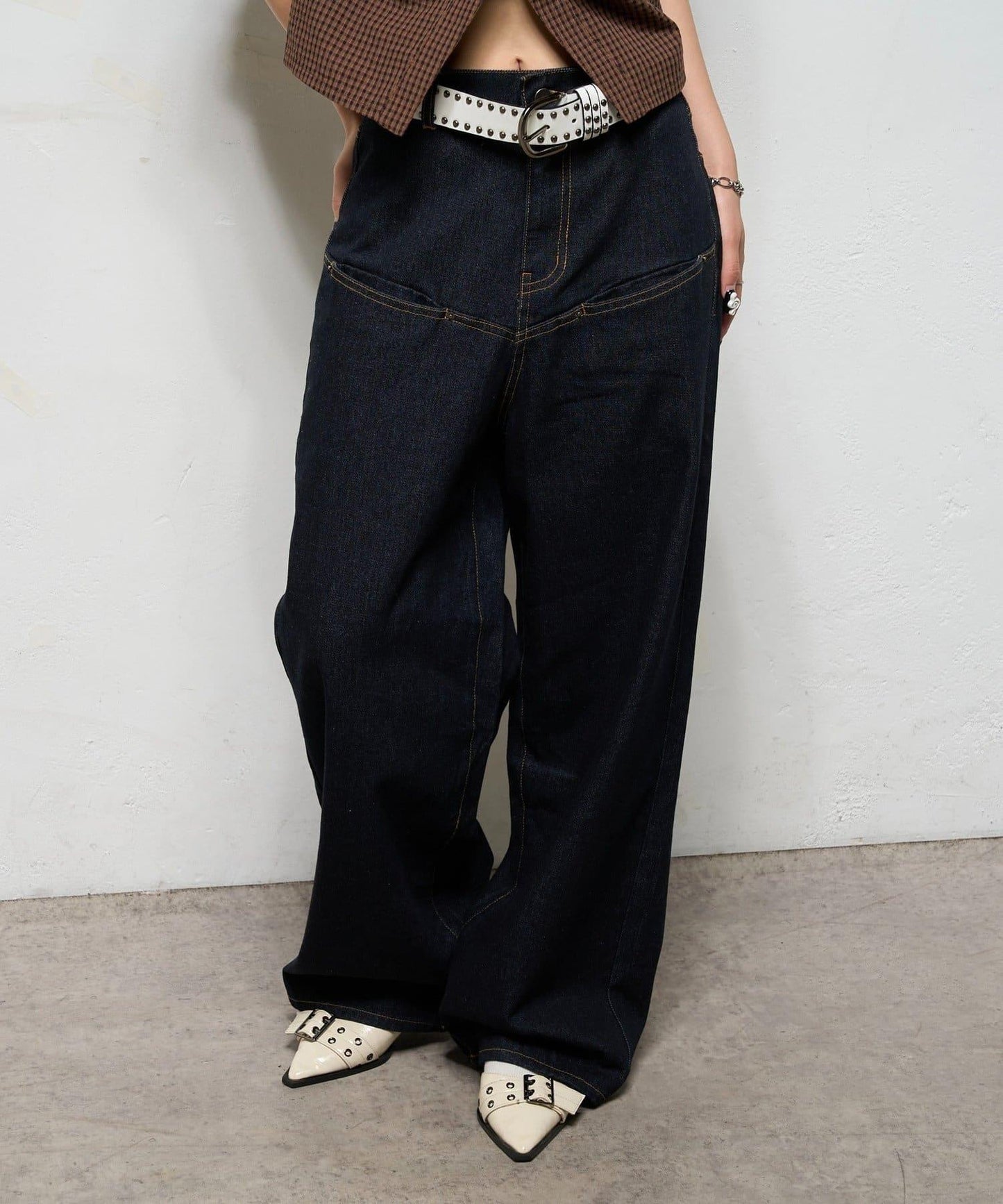 斜口袋修身牛仔褲