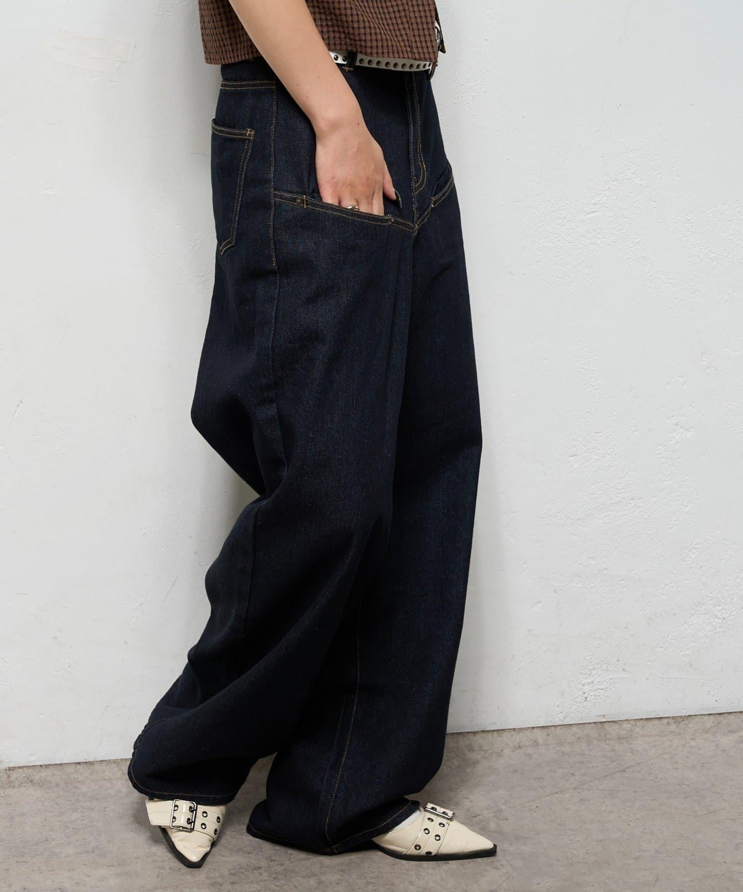 斜口袋修身牛仔褲