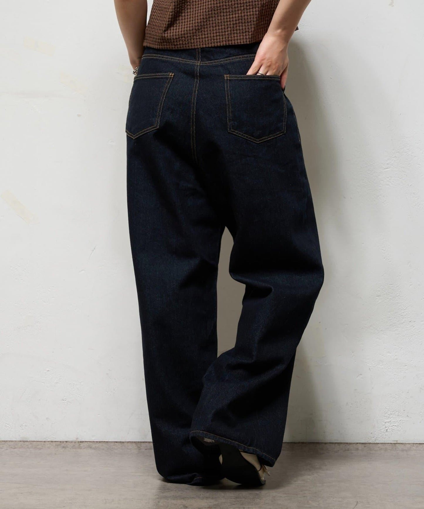 斜口袋修身牛仔褲