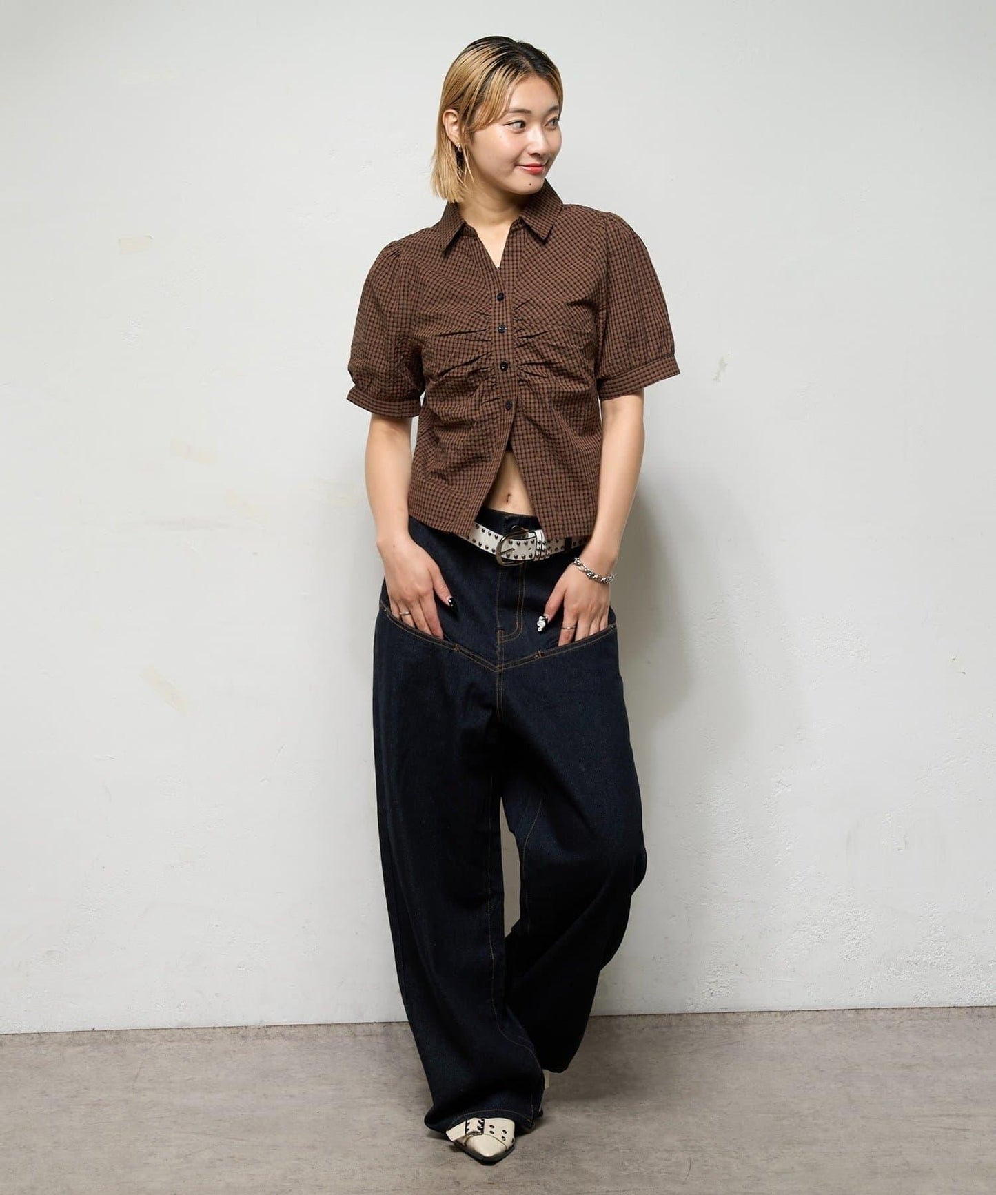 斜口袋修身牛仔褲