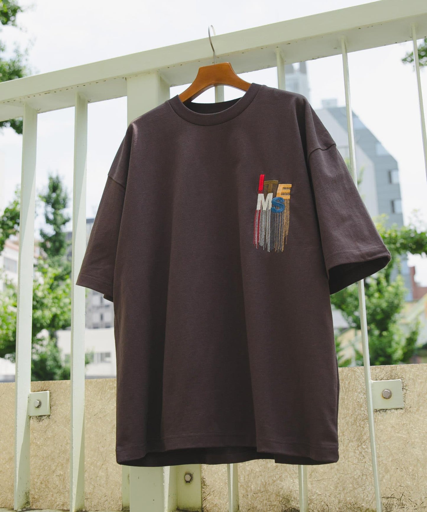 流蘇刺繡T恤 Logo