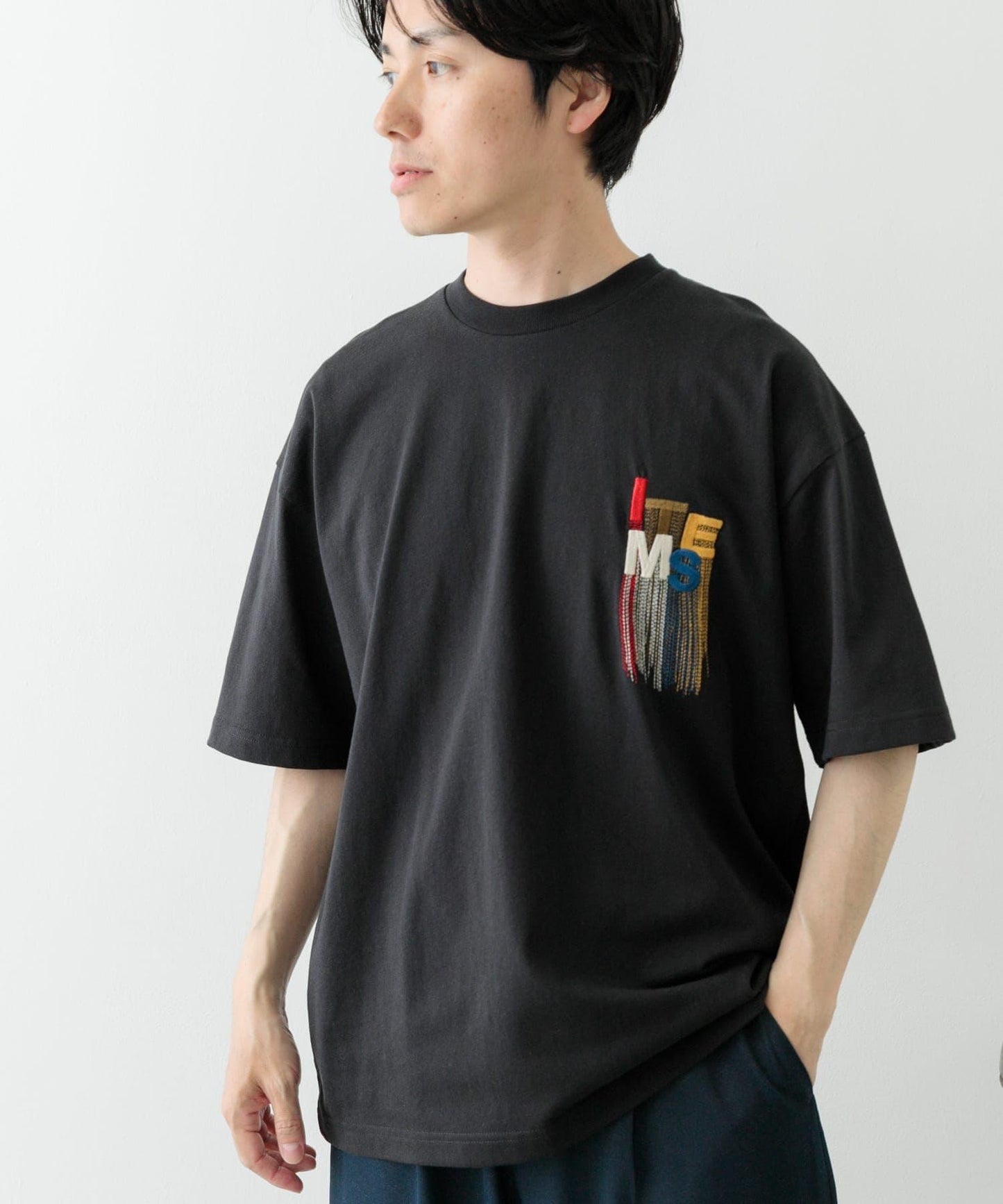 流蘇刺繡T恤 Logo