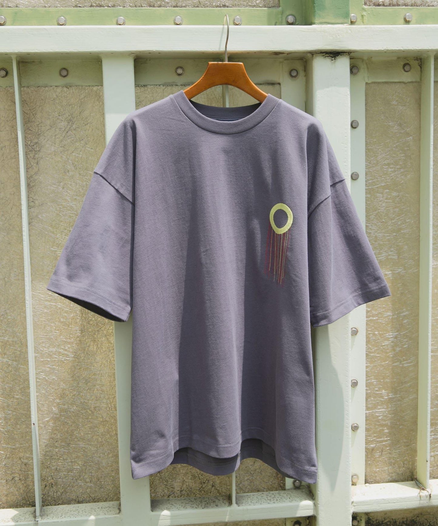 流蘇刺繡T恤 圓形