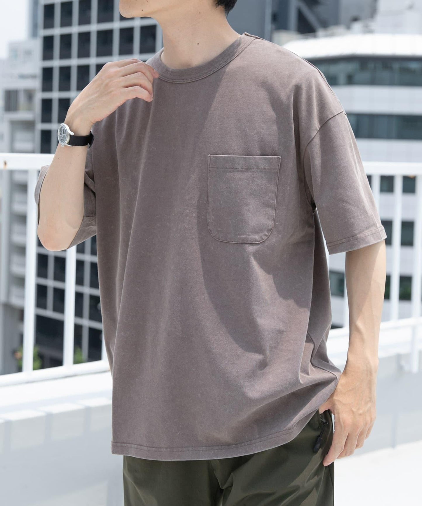水洗工藝圓領平紋針織口袋T恤