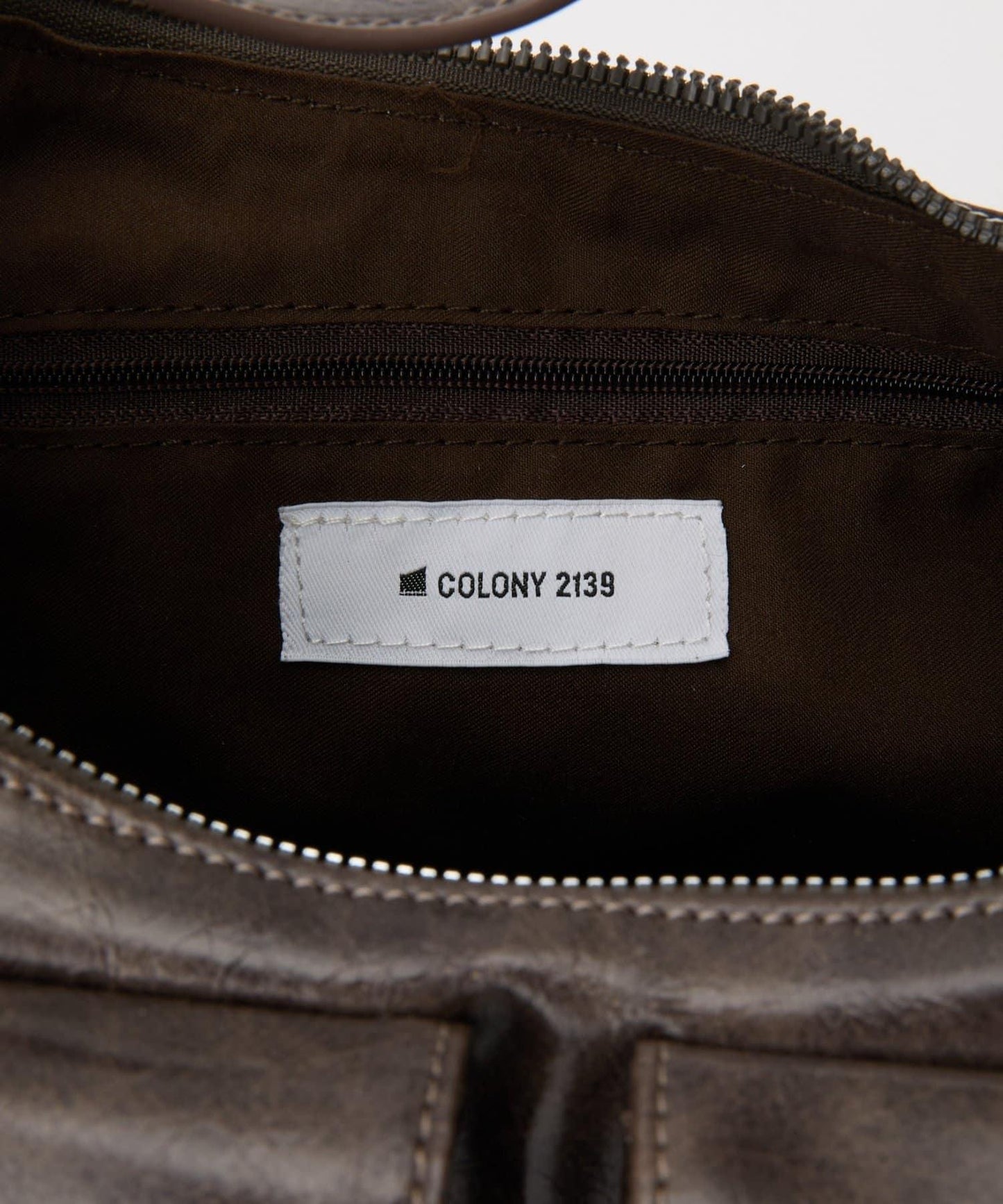 復古風合成皮革多口袋單肩包