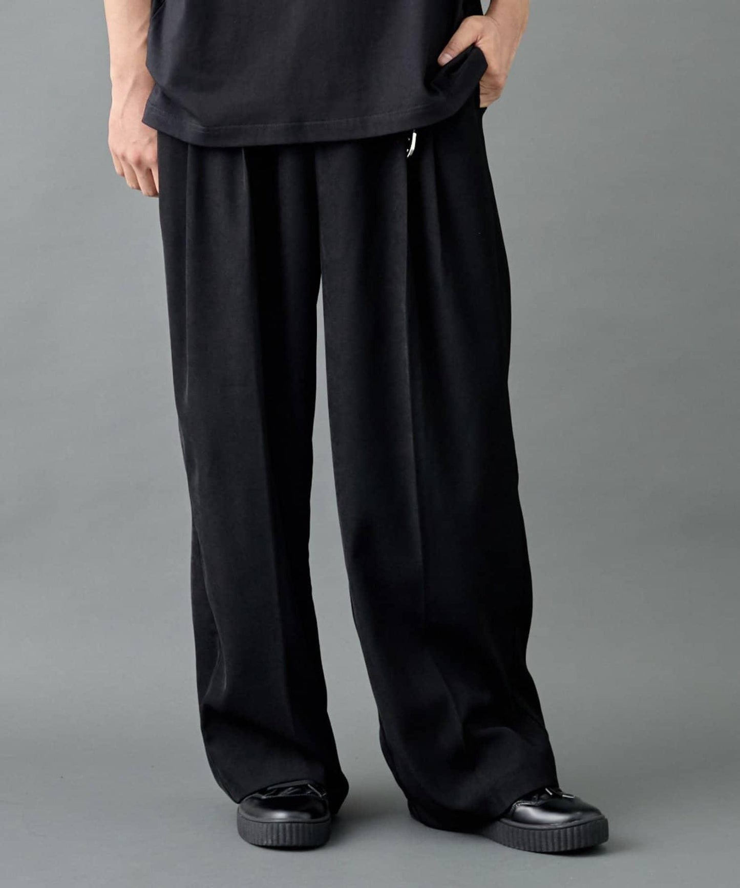 2褶寬鬆直筒西褲褲子