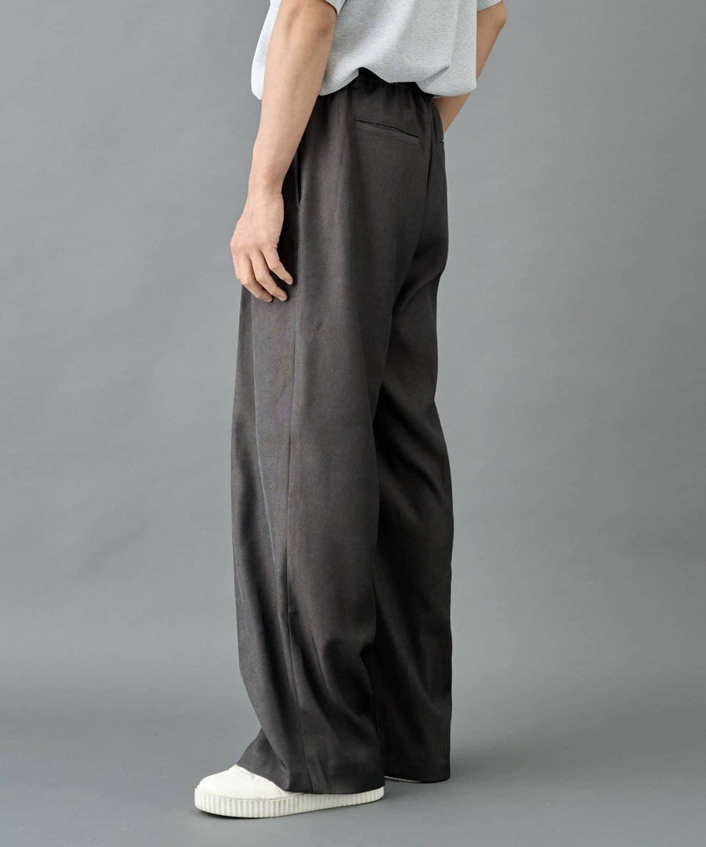 2褶寬鬆直筒西褲褲子