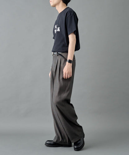 2褶寬鬆直筒西褲褲子