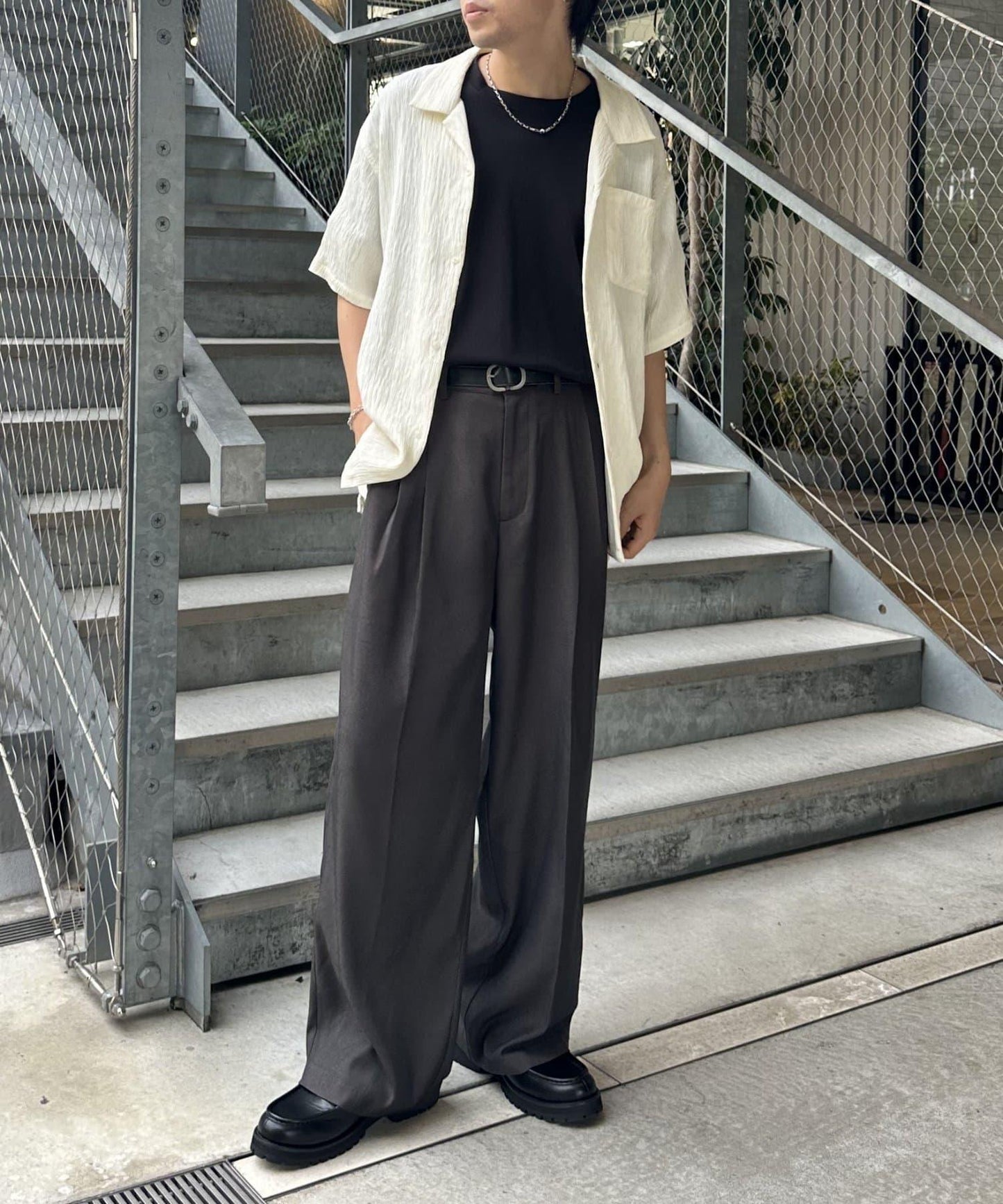 2褶寬鬆直筒西褲褲子