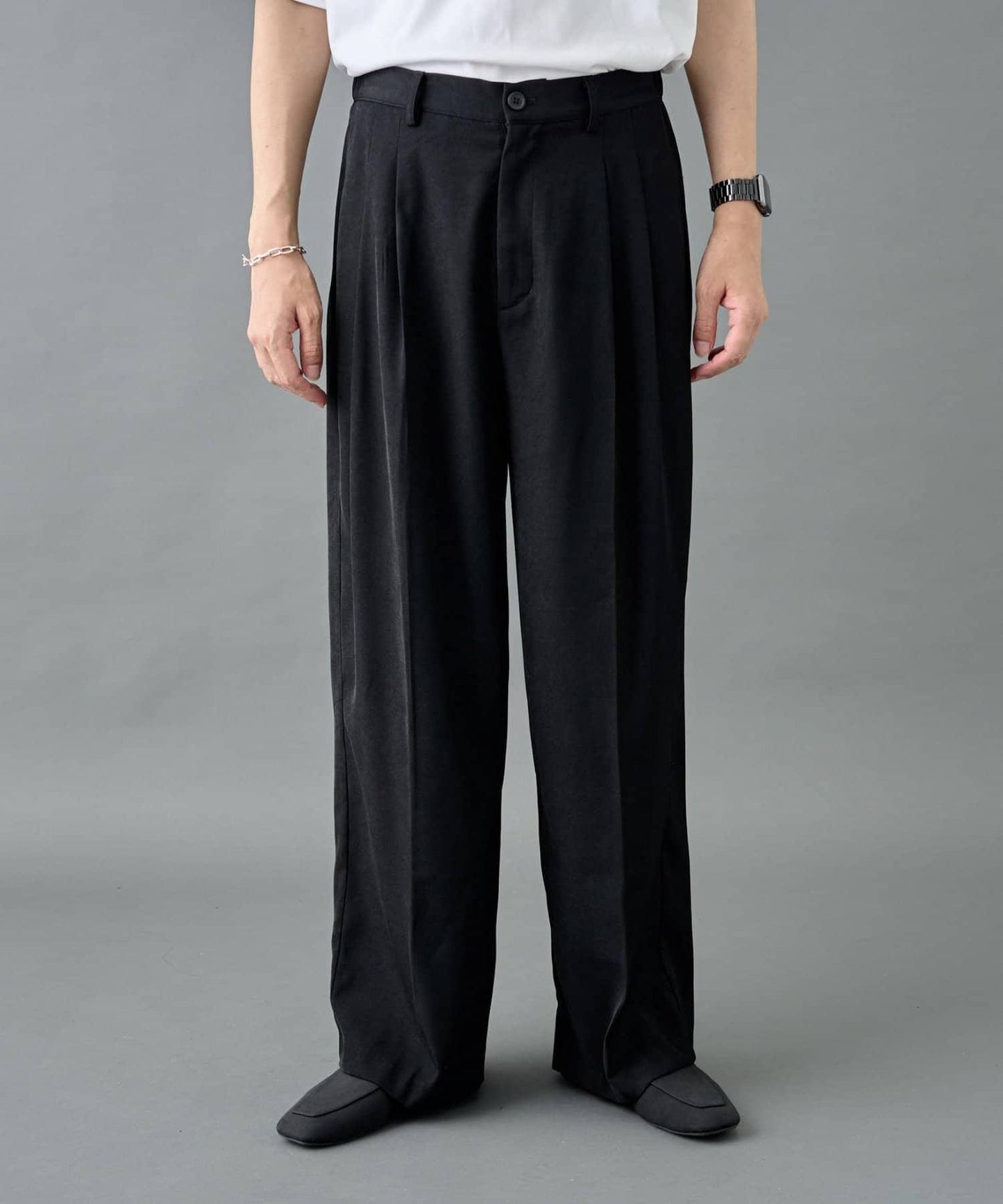 2褶寬鬆直筒西褲褲子