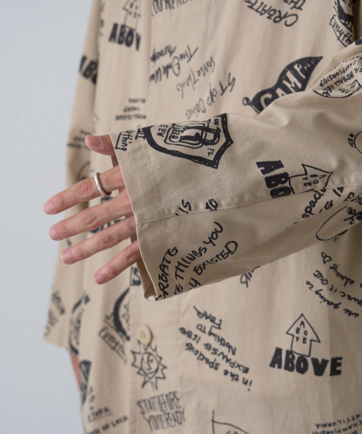 【SOUNDSGOOOOD】（套裝商品）繪畫睡眠連帽襯衫外套＆多功能裙