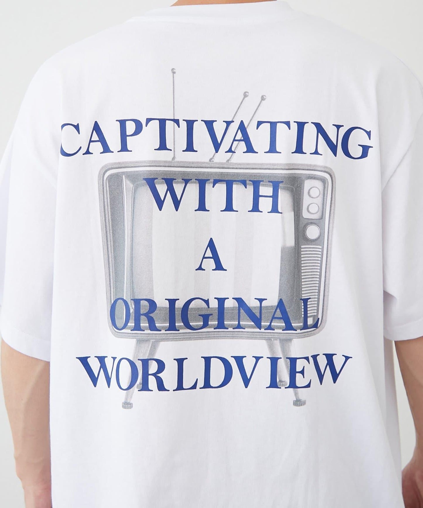 多色圖形印花T恤