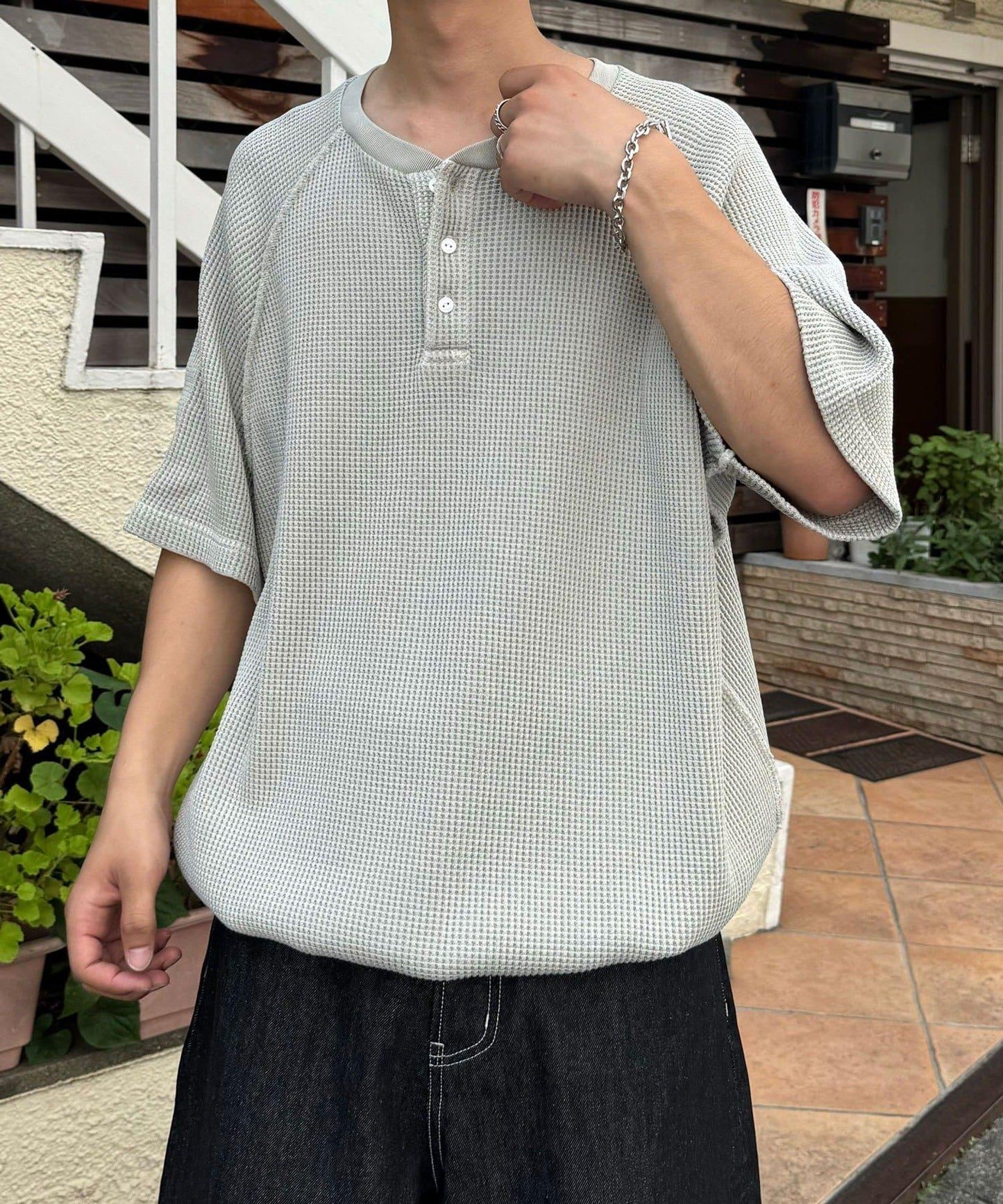 顏料呢華夫餅亨利領T恤