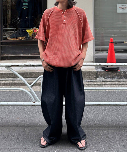 顏料呢華夫餅亨利領T恤