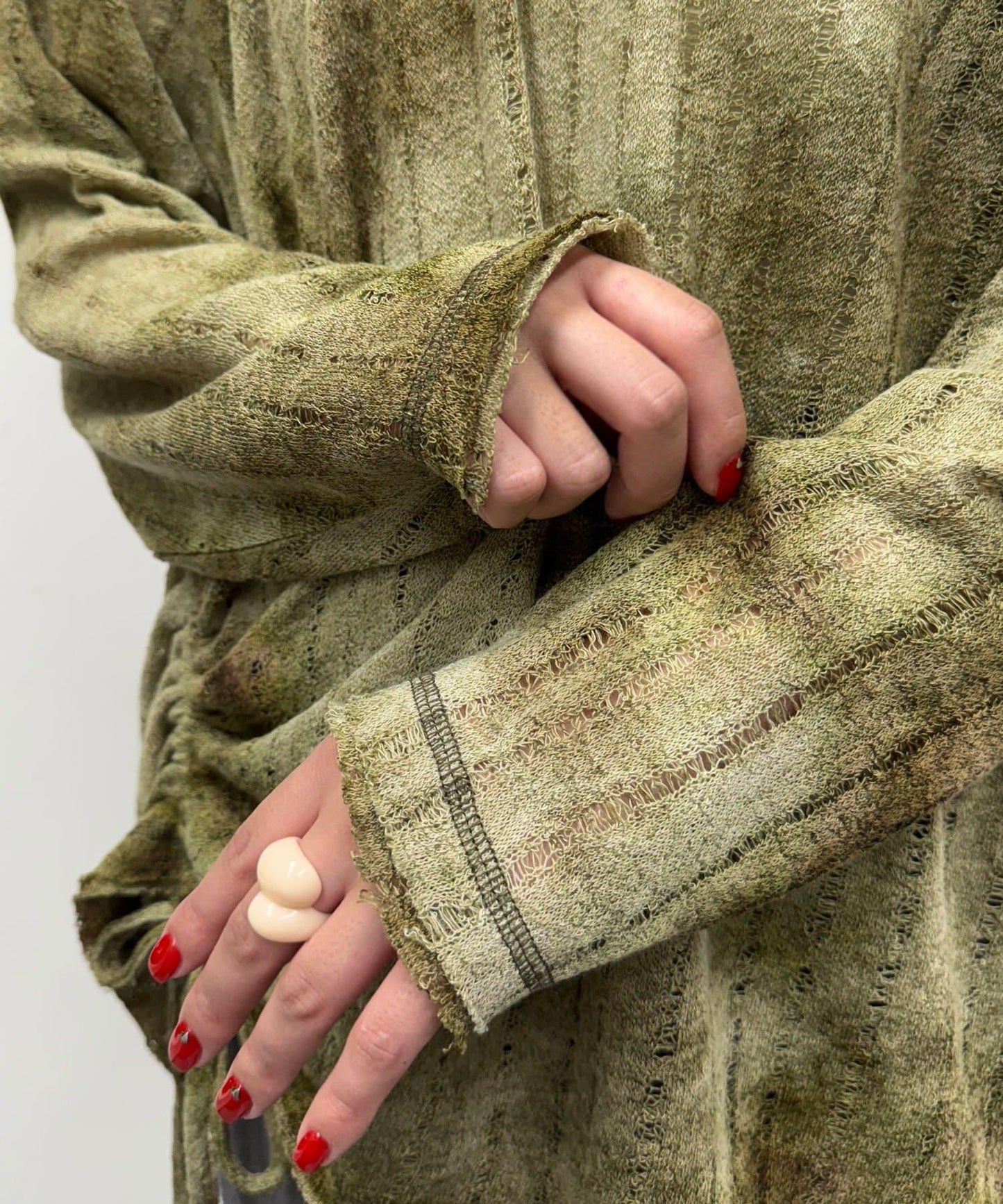 肩部開衩條紋印花連帽衫