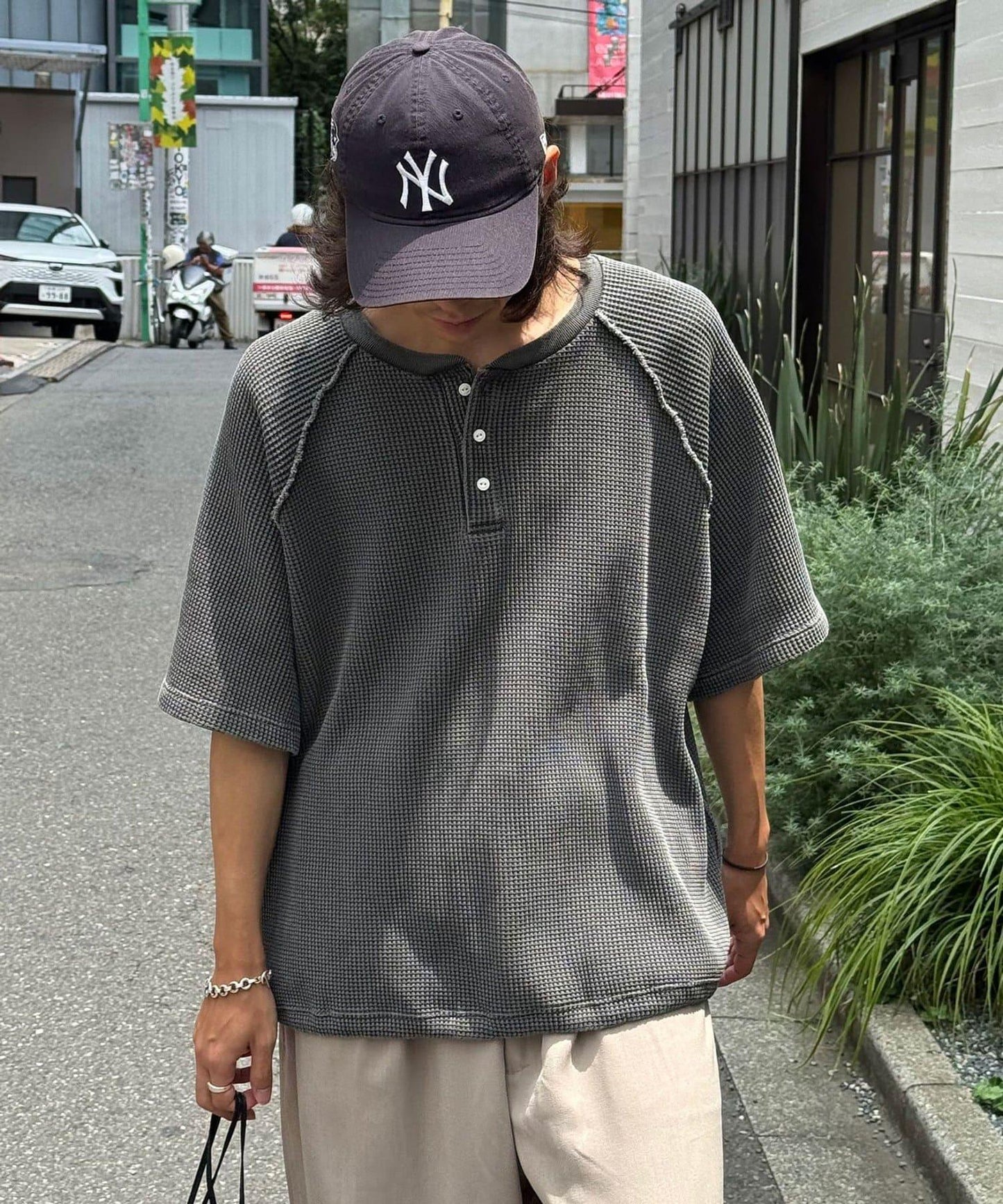 顏料呢華夫餅亨利領T恤