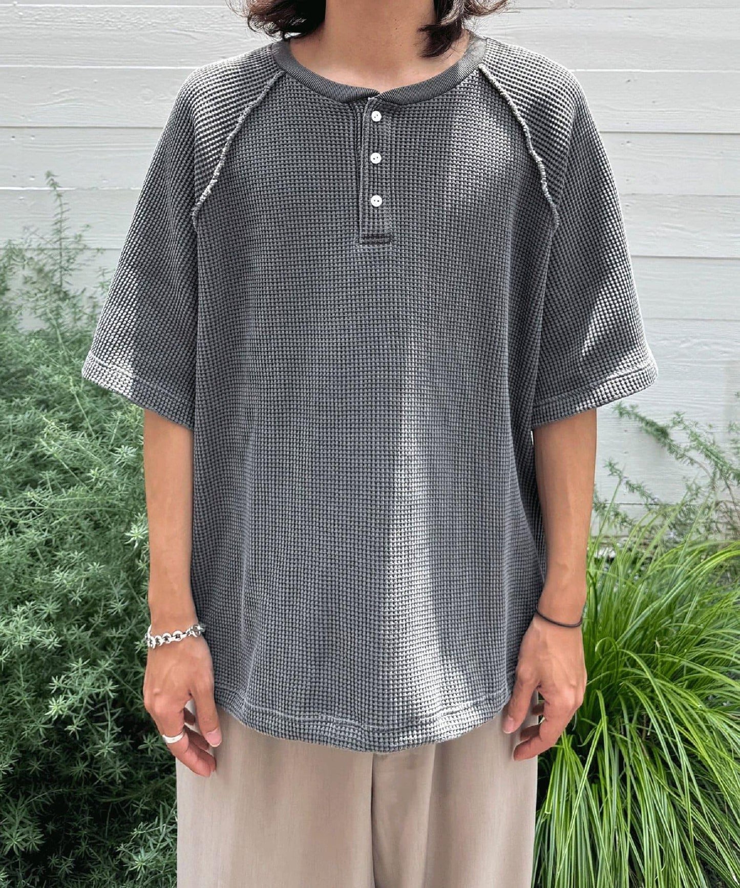 顏料呢華夫餅亨利領T恤