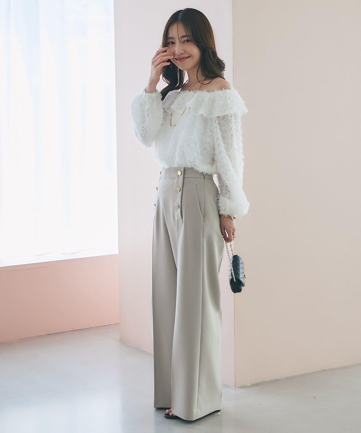 閃光羽毛提花荷葉領襯衫