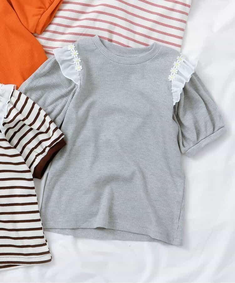 肩褶邊花朵圖案T恤