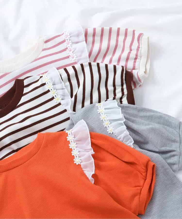 肩褶邊花朵圖案T恤