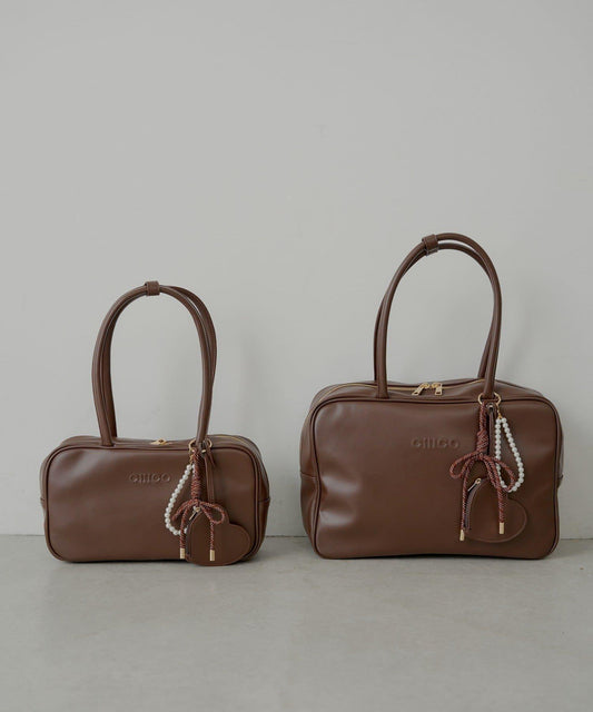 【2尺寸】帶吊墜的方形波士頓包