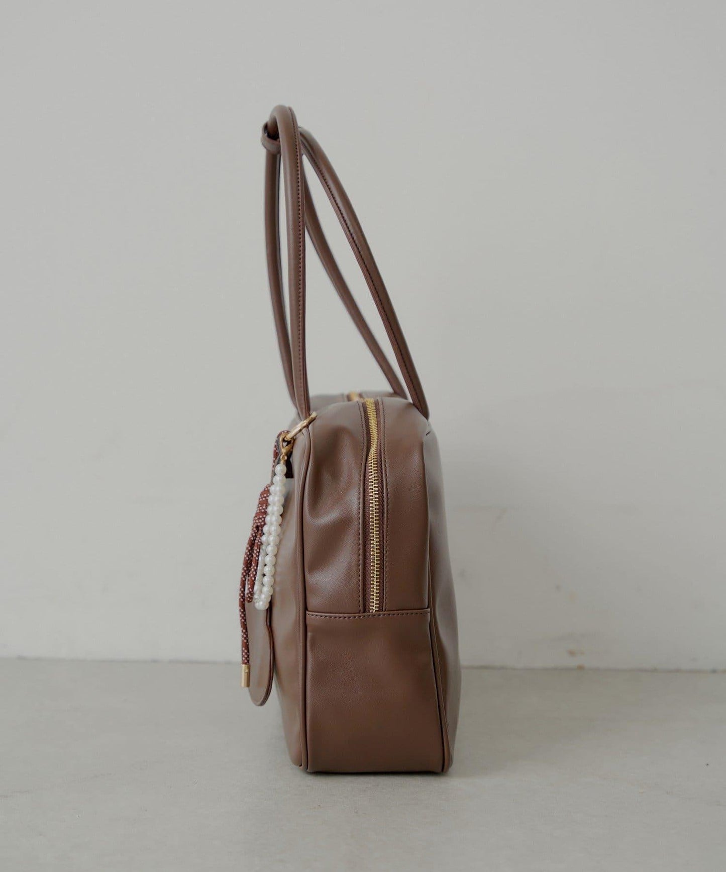 【2尺寸】帶吊墜的方形波士頓包